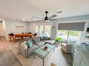 Condo with Pool 2BR Close to beach WiFi